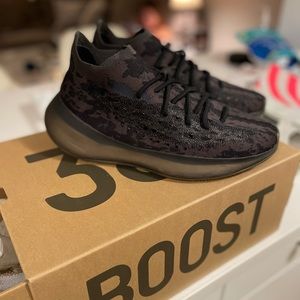 Yeezy Boost 380 Onyx non reflective - size 10